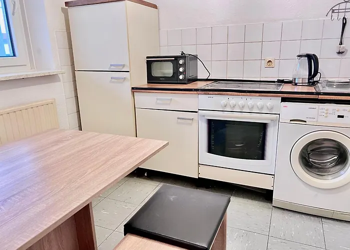 3-zimmer Fuer Monteure In הנובר